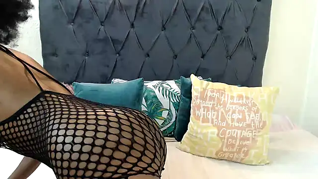 Snapshot of AvaOcean chatting on 10-11-25, 11:25 AvaOcean online show from 10-11-25, 11:25