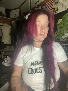 Snapshot of 1-800-FUCKYOU chatting on 12-19-24, 11:14 1-800-FUCKYOU online show from 12-19-24, 11:14