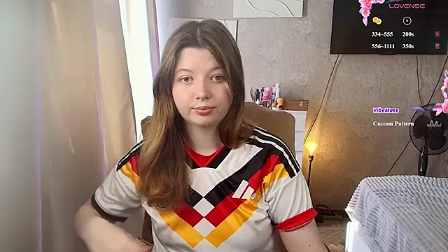 Snapshot of Vivian_cutie chatting on 06-29-26, 12:38 Vivian cutie online show from 06-29-26, 12:38