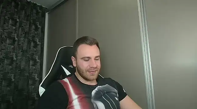 Snapshot of Thori92 chatting on 02-05-25, 05:20 Thori92 online show from 02-05-25, 05:20