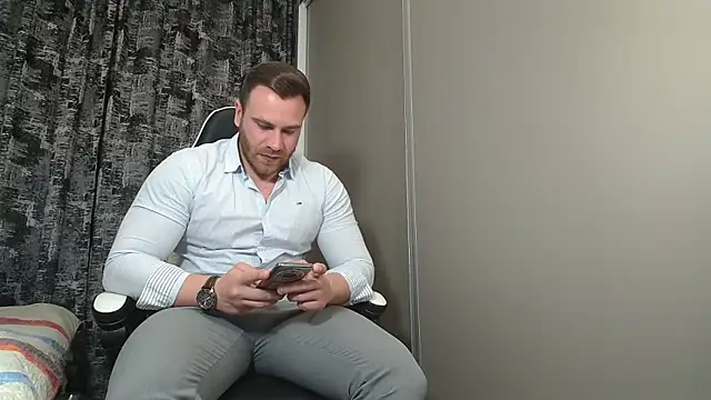 Snapshot of Thori92 chatting on 02-10-25, 06:03 Thori92 online show from 02-10-25, 06:03