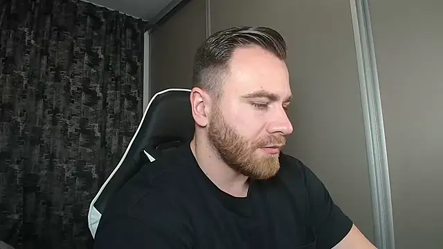 Snapshot of Thori92 chatting on 03-04-25, 05:34 Thori92 online show from 03-04-25, 05:34