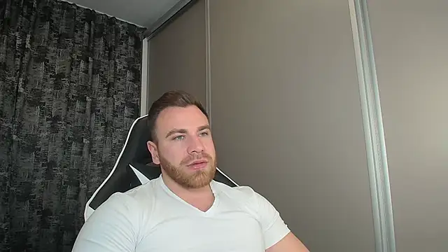 Snapshot of Thori92 chatting on 03-06-25, 05:33 Thori92 online show from 03-06-25, 05:33