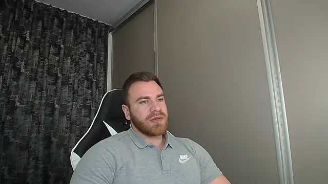 Snapshot of Thori92 chatting on 03-13-25, 05:28 Thori92 online show from 03-13-25, 05:28