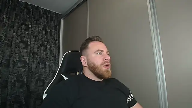 Snapshot of Thori92 chatting on 03-21-25, 05:23 Thori92 online show from 03-21-25, 05:23