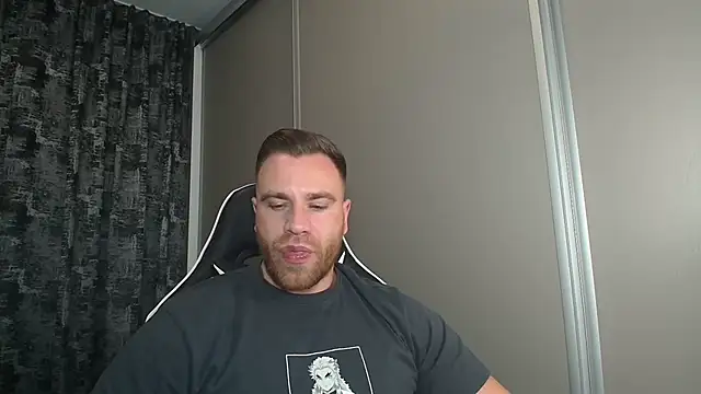 Snapshot of Thori92 chatting on 10-22-25, 05:45 Thori92 online show from 10-22-25, 05:45