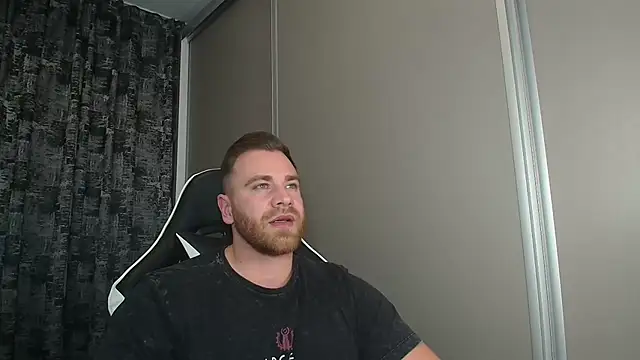 Snapshot of Thori92 chatting on 10-25-25, 07:30 Thori92 online show from 10-25-25, 07:30