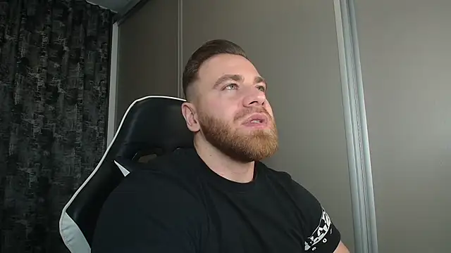 Snapshot of Thori92 chatting on 02-14-26, 05:43 Thori92 online show from 02-14-26, 05:43