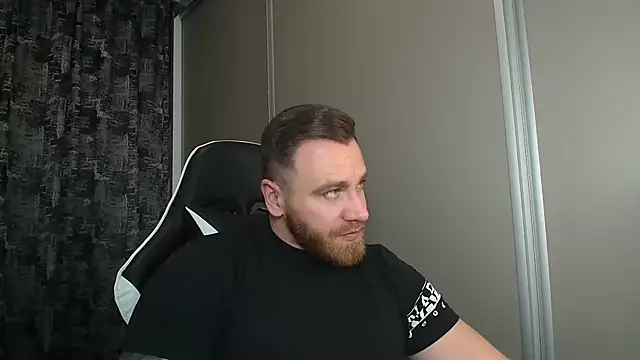 Snapshot of Thori92 chatting on 02-19-26, 05:42 Thori92 online show from 02-19-26, 05:42