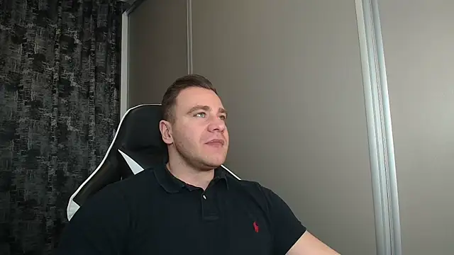 Snapshot of Thori92 chatting on 02-23-26, 04:26 Thori92 online show from 02-23-26, 04:26