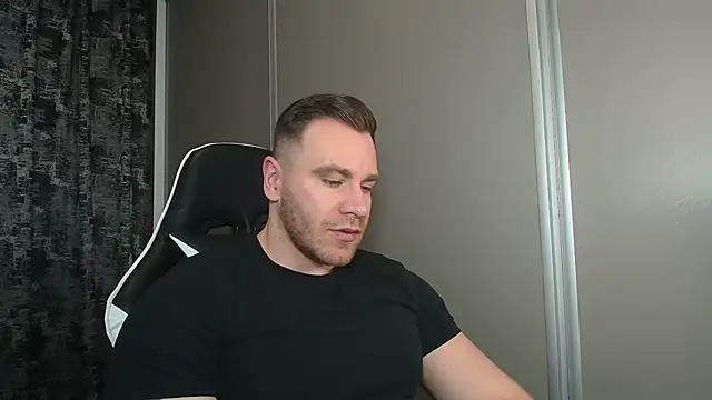 Snapshot of Thori92 chatting on 03-01-26, 11:56 Thori92 online show from 03-01-26, 11:56