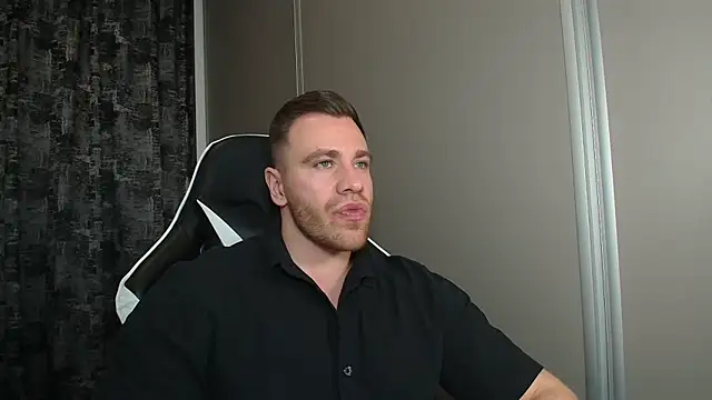 Snapshot of Thori92 chatting on 03-03-26, 05:41 Thori92 online show from 03-03-26, 05:41