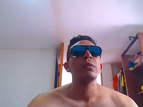 jeancarloscum12 online show from 07-03-26, 06:47