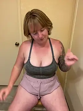 Lizzyloo online show from 02-23-25, 03:56