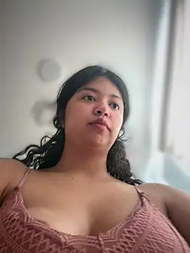 Peach Girll online show from 05-13-26, 04:04