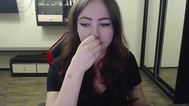 Laralianna online show from 02-25-25, 04:00