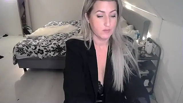 TessToy online show from 01-29-25, 05:56