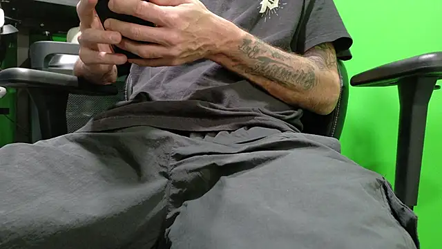 Snapshot of kuruptxxx_live chatting on 02-17-26, 08:04 kuruptxxx live online show from 02-17-26, 08:04