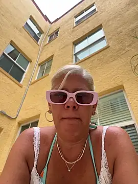Snapshot of Lexi_Shocker chatting on 07-25-26, 02:36 Lexi Shocker online show from 07-25-26, 02:36