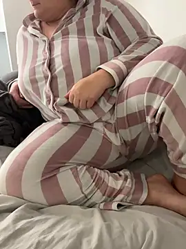 sweeti Em online show from 03-13-26, 09:05