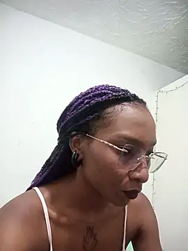 Snapshot of Majo_Smith25 chatting on 11-14-25, 06:01 Majo Smith25 online show from 11-14-25, 06:01