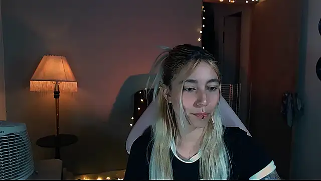 Saucy Jenn online show from 01-24-25, 02:28