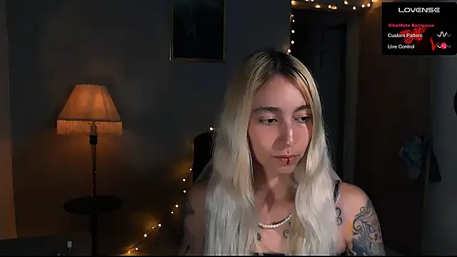 Saucy Jenn online show from 01-30-25, 03:55