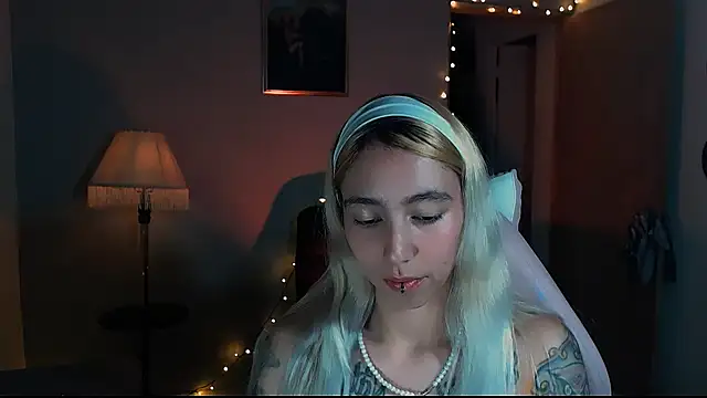 Saucy Jenn online show from 01-31-25, 03:52