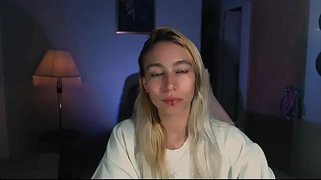 Saucy Jenn online show from 02-02-25, 11:00