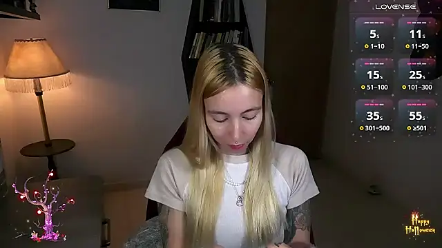 Saucy Jenn online show from 10-26-25, 10:58