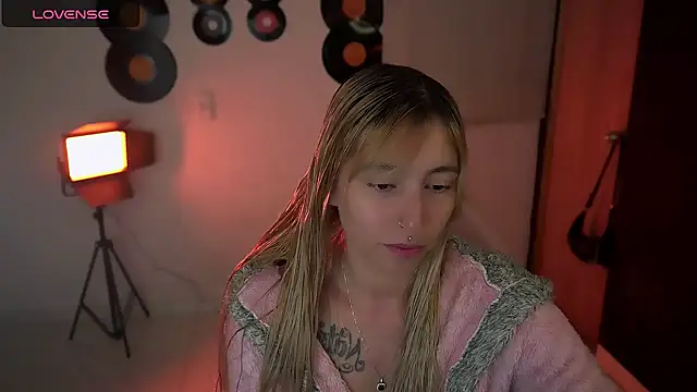 Saucy Jenn online show from 04-16-26, 03:40