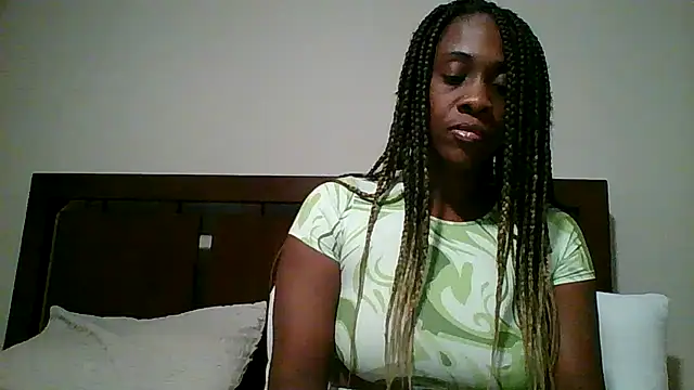 Snapshot of MsJuicy chatting on 07-24-26, 04:32 MsJuicy online show from 07-24-26, 04:32