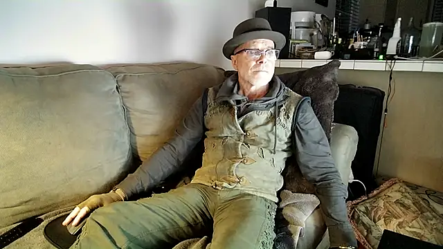 Snapshot of MoonDancer chatting on 02-03-25, 02:03 MoonDancer online show from 02-03-25, 02:03