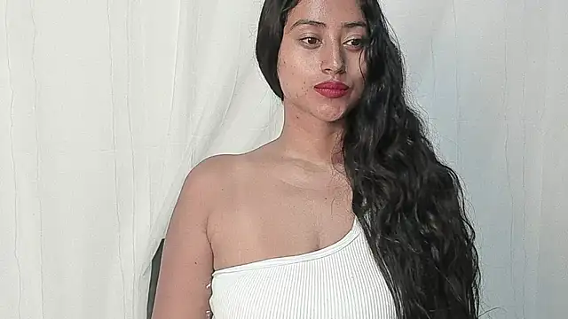 Valentinne z online show from 01-15-25, 09:13