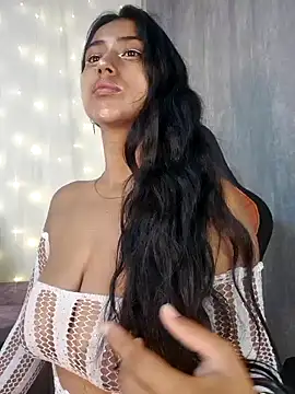 Valentinne z online show from 01-29-25, 06:43