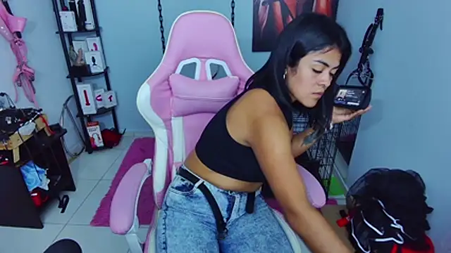 Hannah-grace online show from 10-22-25, 02:50