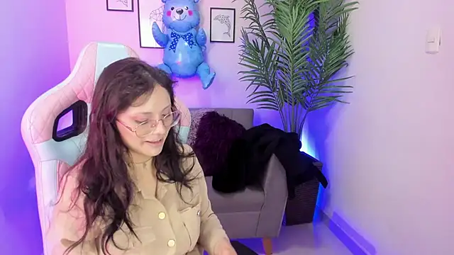 Snapshot of Kyomi_chang chatting on 03-03-25, 12:37 Kyomi chang online show from 03-03-25, 12:37