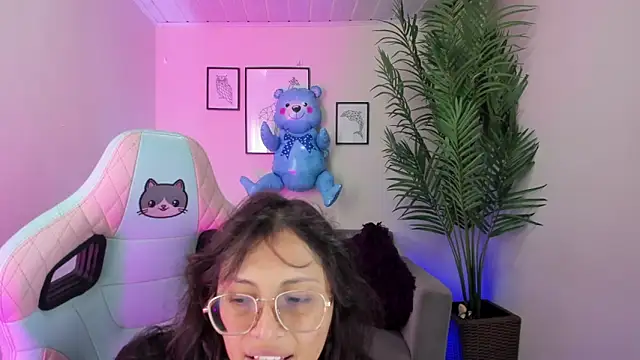 Snapshot of Kyomi_chang chatting on 03-14-25, 01:02 Kyomi chang online show from 03-14-25, 01:02