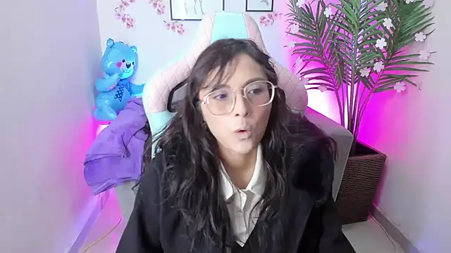 Snapshot of Kyomi_chang chatting on 03-20-25, 12:53 Kyomi chang online show from 03-20-25, 12:53