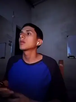 Snapshot of LucidJapan chatting on 11-10-25, 04:55 LucidJapan online show from 11-10-25, 04:55