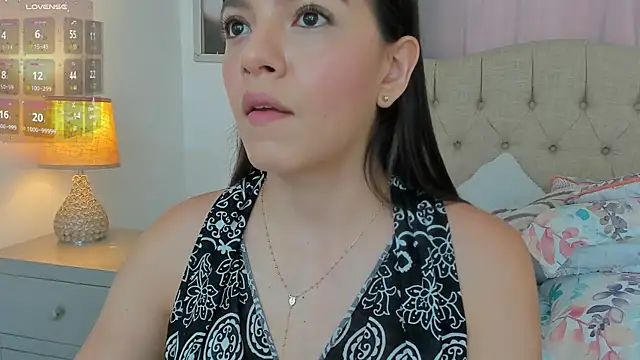 Snapshot of Beautyari_ chatting on 05-11-26, 12:44 Beautyari online show from 05-11-26, 12:44