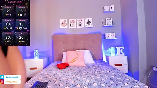 Snapshot of EmilyCoast-1 chatting on 12-02-25, 07:20 EmilyCoast-1 online show from 12-02-25, 07:20