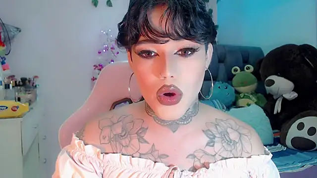 Snapshot of little_star_porn chatting on 12-20-24, 03:21 little star porn online show from 12-20-24, 03:21