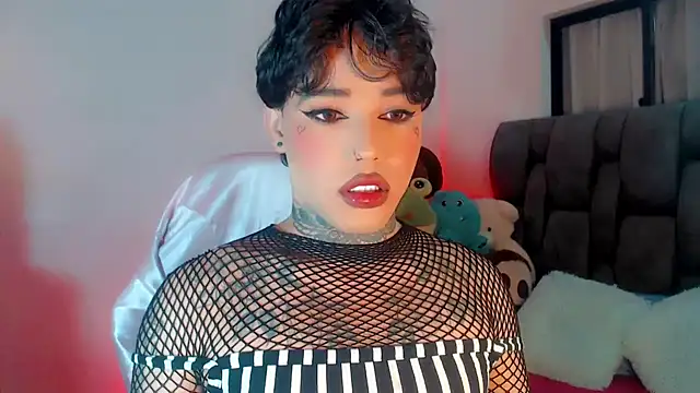 Snapshot of little_star_porn chatting on 02-15-25, 01:10 little star porn online show from 02-15-25, 01:10