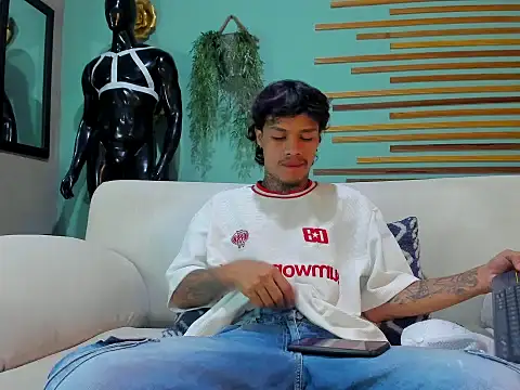 Snapshot of matew_rodriguez8 chatting on 02-28-26, 05:52 matew rodriguez8 online show from 02-28-26, 05:52