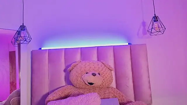 Snapshot of pameela_brown chatting on 01-17-26, 10:02 pameela brown online show from 01-17-26, 10:02