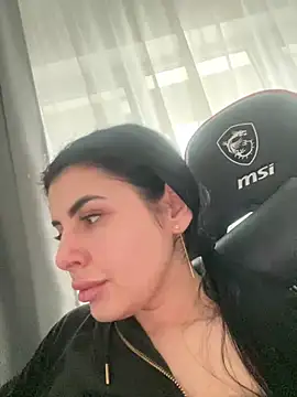 Snapshot of Scarlett-Dream chatting on 01-25-25, 01:41 Scarlett-Dream online show from 01-25-25, 01:41