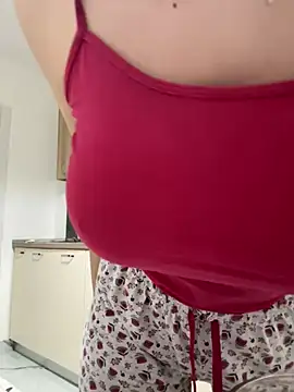 Snapshot of Scarlett-Dream chatting on 02-01-25, 09:11 Scarlett-Dream online show from 02-01-25, 09:11