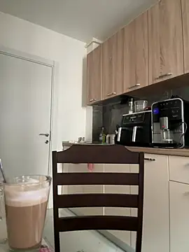 Snapshot of Scarlett-Dream chatting on 02-14-25, 07:07 Scarlett-Dream online show from 02-14-25, 07:07