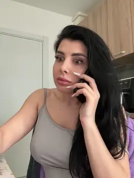 Snapshot of Scarlett-Dream chatting on 02-24-25, 09:43 Scarlett-Dream online show from 02-24-25, 09:43